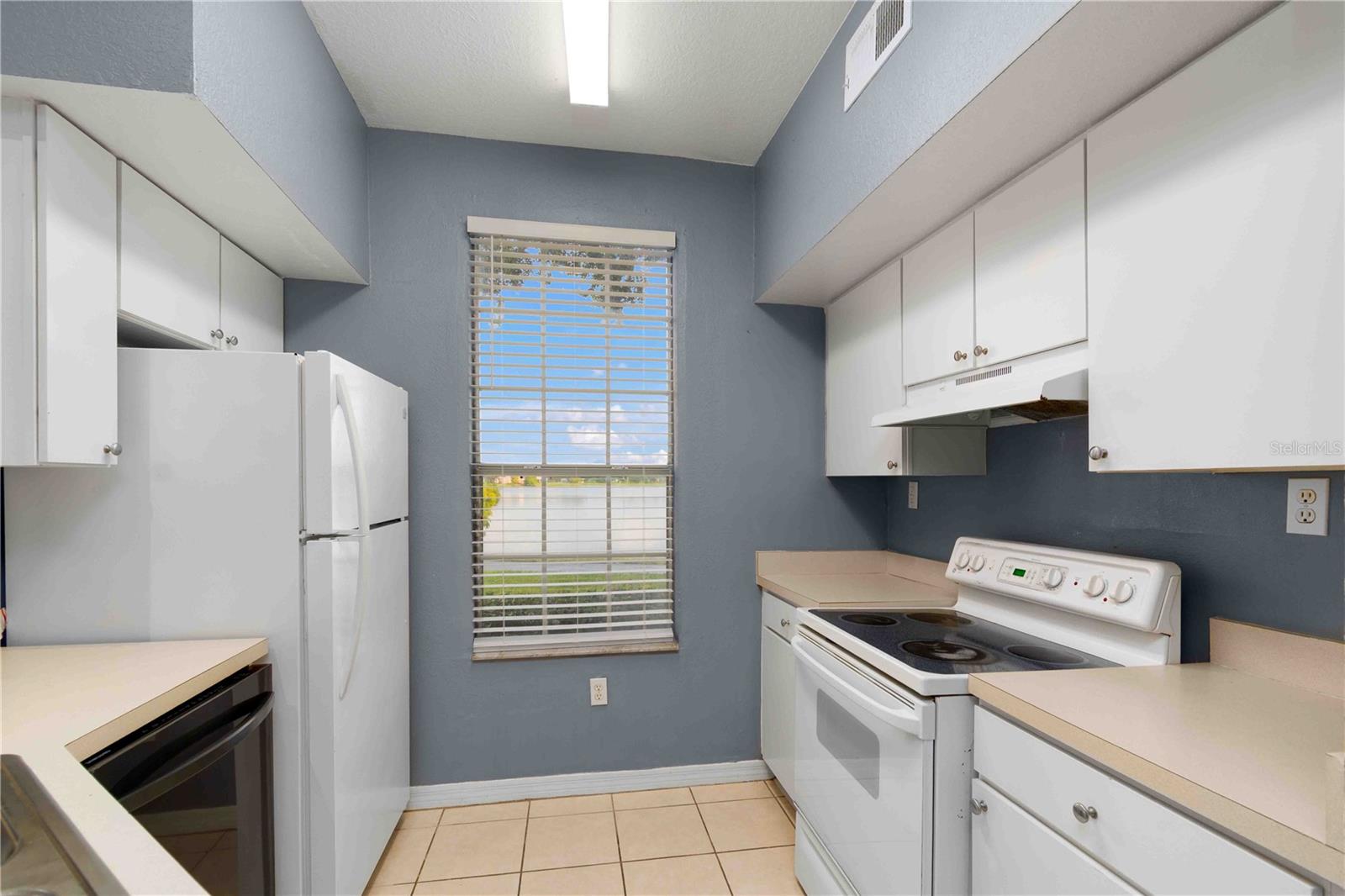 Image 14 of 52 For 9262 Lake Chase Island Way