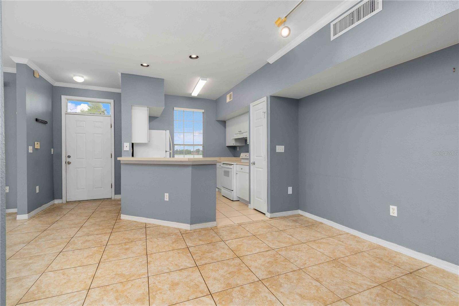 Image 16 of 52 For 9262 Lake Chase Island Way