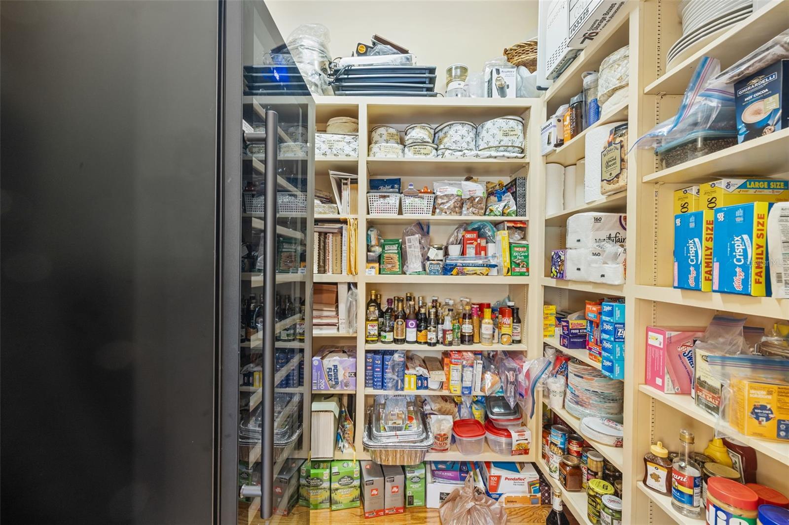 Image 20 of 74 For 16607 Avila Boulevard