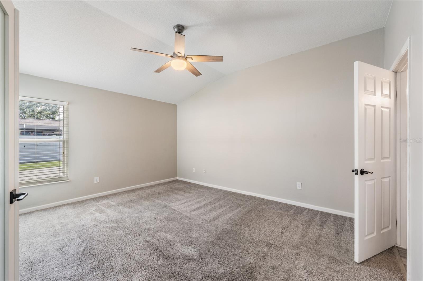 Image 11 of 21 For 714 Satinleaf Avenue