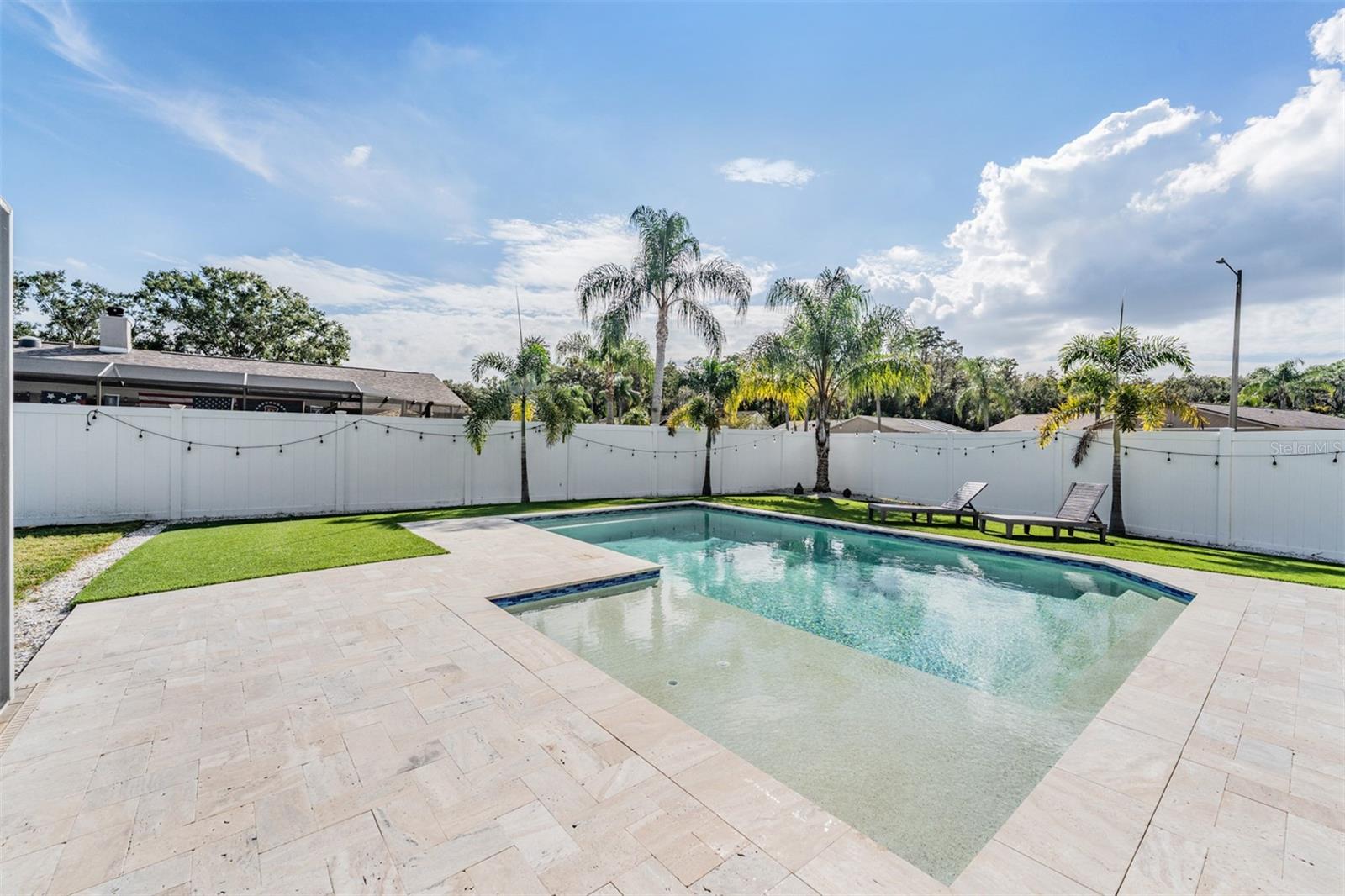 Image 16 of 21 For 714 Satinleaf Avenue