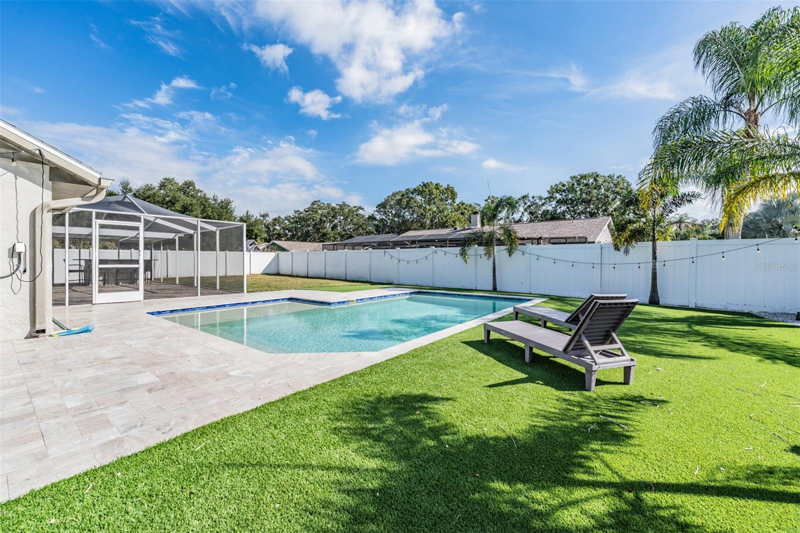 Image 17 of 21 For 714 Satinleaf Avenue