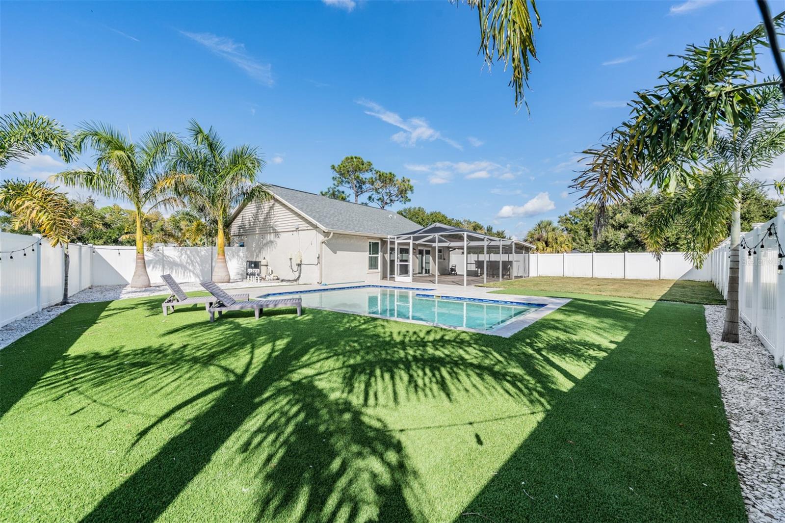 Image 18 of 21 For 714 Satinleaf Avenue