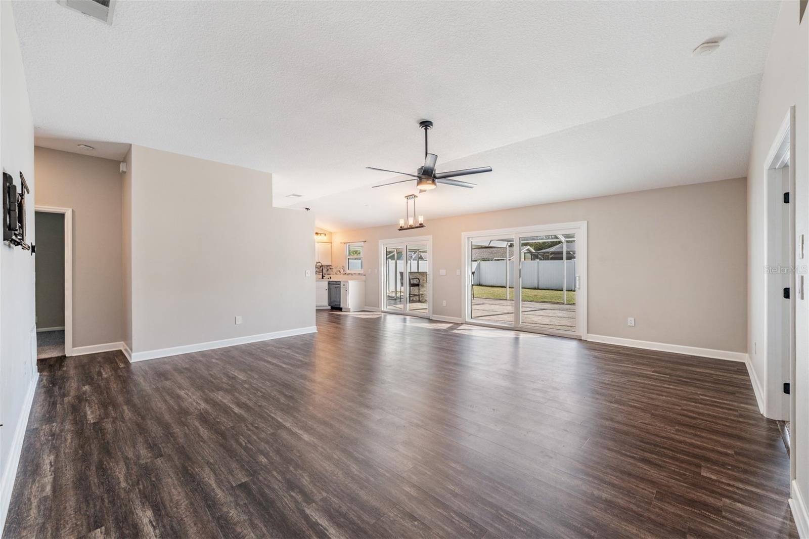 Image 3 of 21 For 714 Satinleaf Avenue