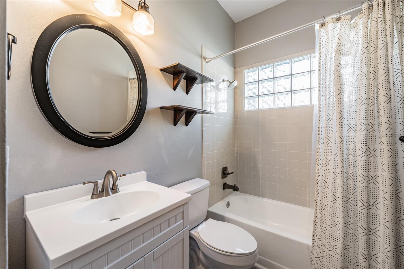 Image 9 of 21 For 714 Satinleaf Avenue