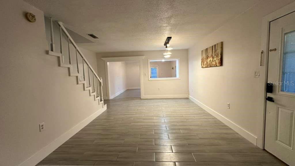 Image 10 of 21 For 6246 Oak Cluster Circle