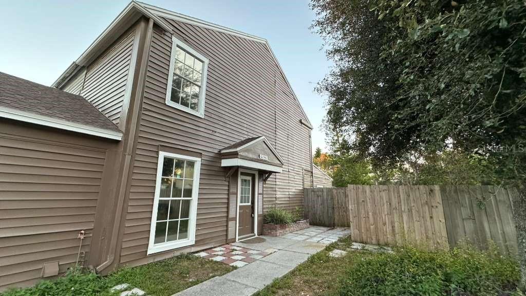 Image 16 of 21 For 6246 Oak Cluster Circle