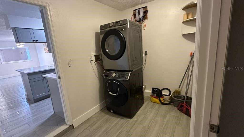 Image 18 of 21 For 6246 Oak Cluster Circle