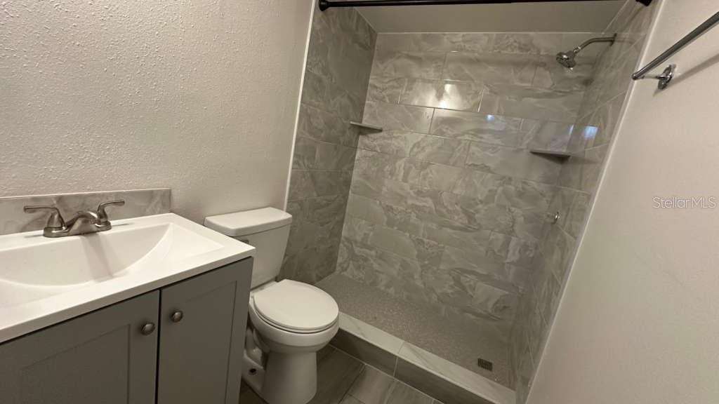 Image 3 of 21 For 6246 Oak Cluster Circle