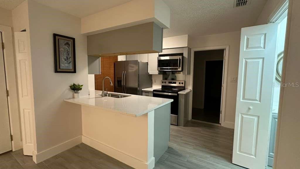 Image 6 of 21 For 6246 Oak Cluster Circle