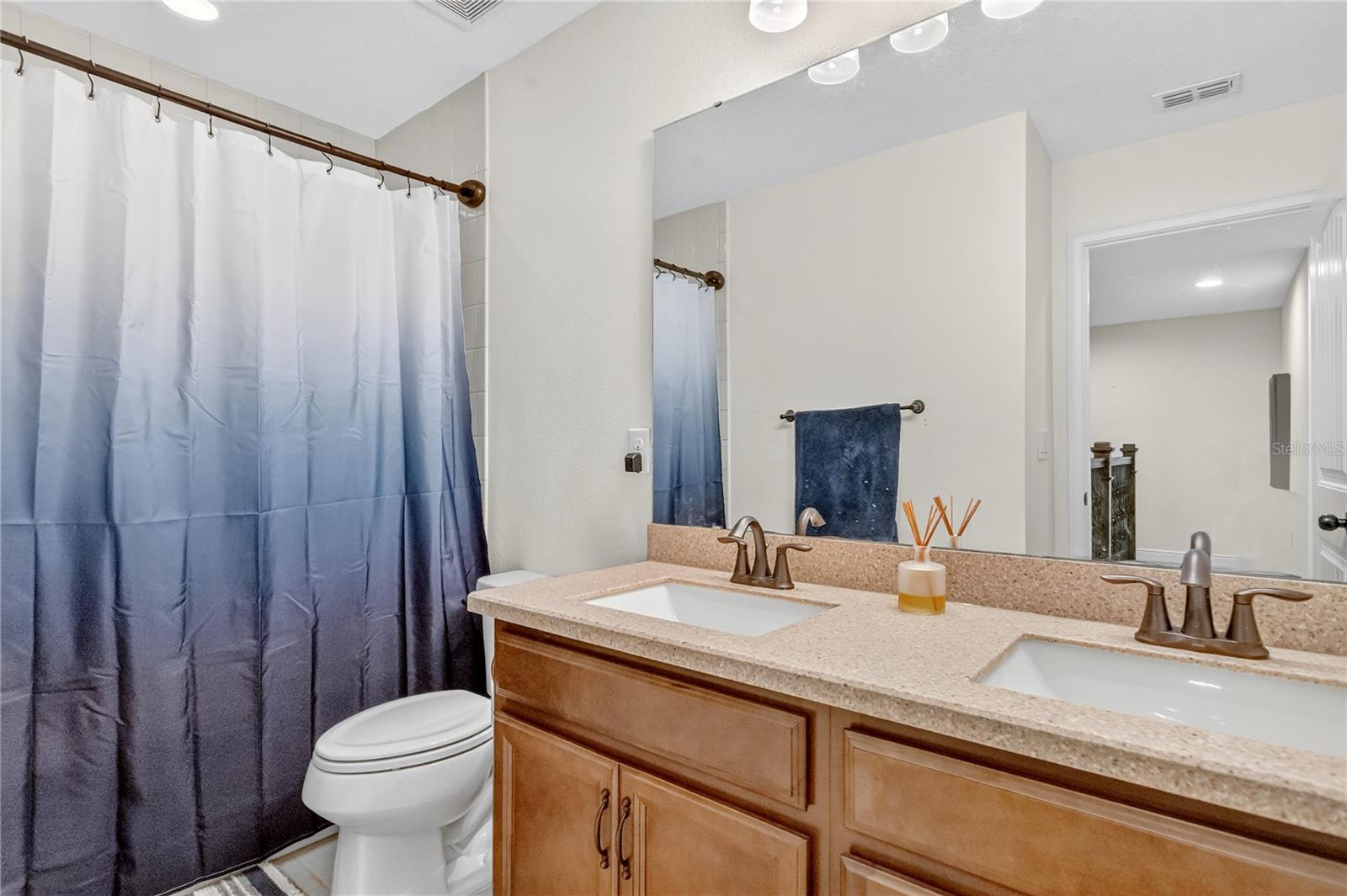 Image 20 of 38 For 9009 Palm Key Avenue