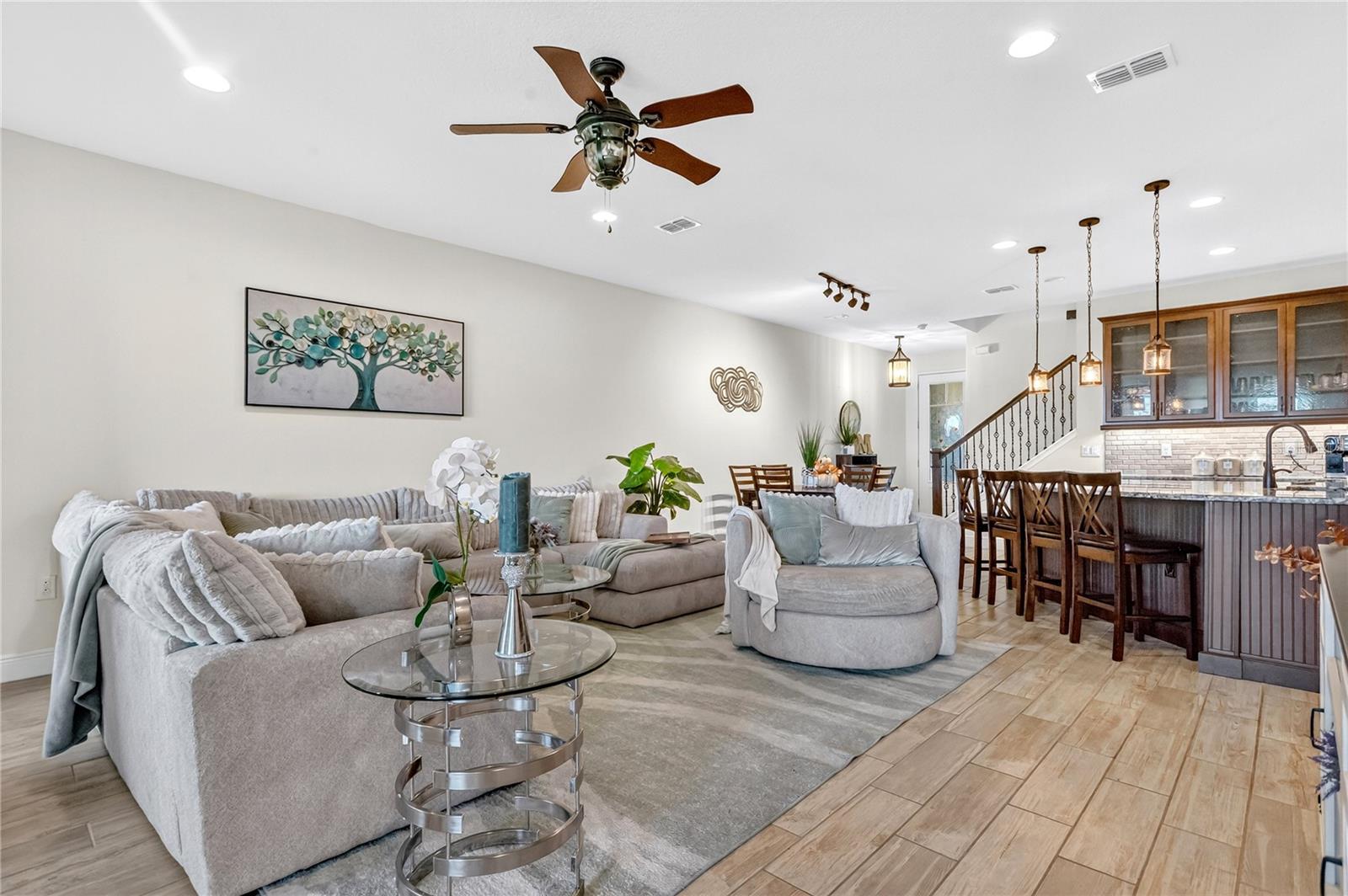 Image 5 of 38 For 9009 Palm Key Avenue