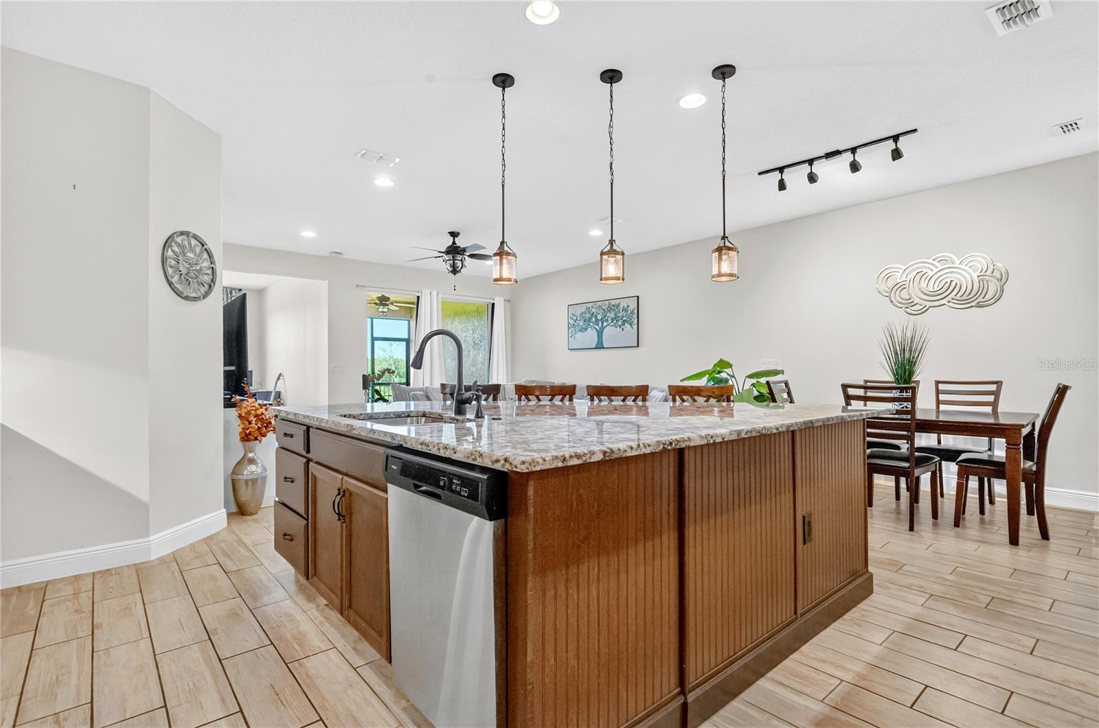 Image 8 of 38 For 9009 Palm Key Avenue