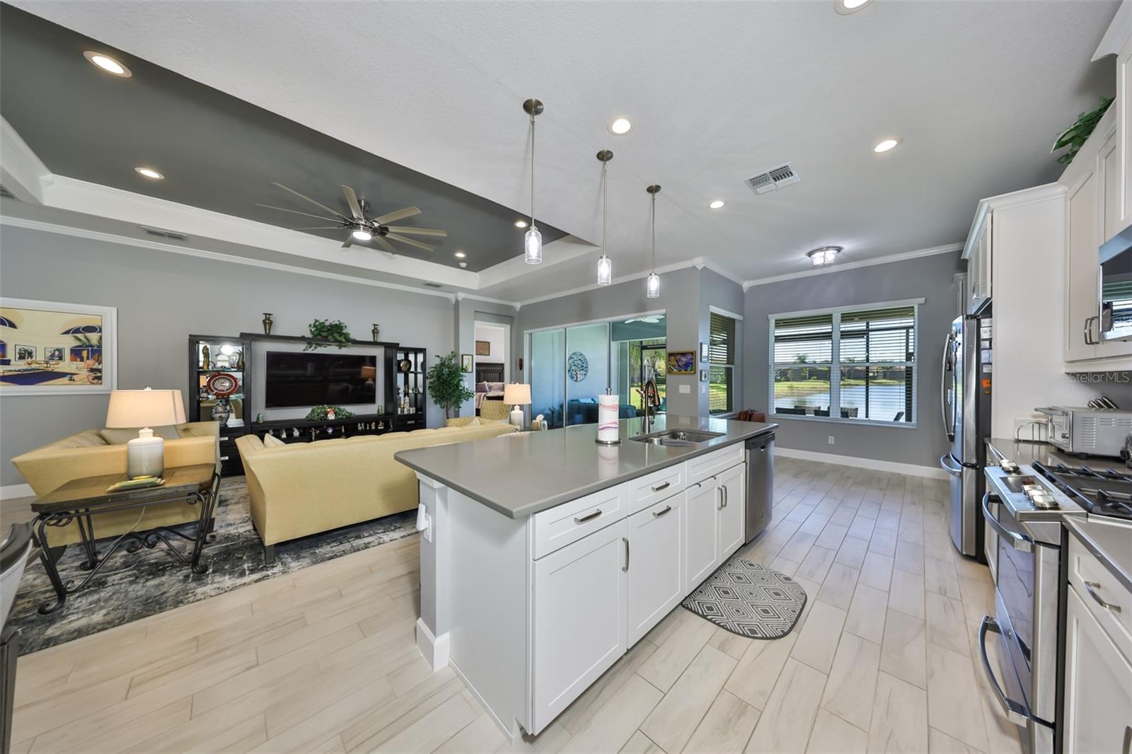 Image 13 of 44 For 15527 Corona Del Mar Drive