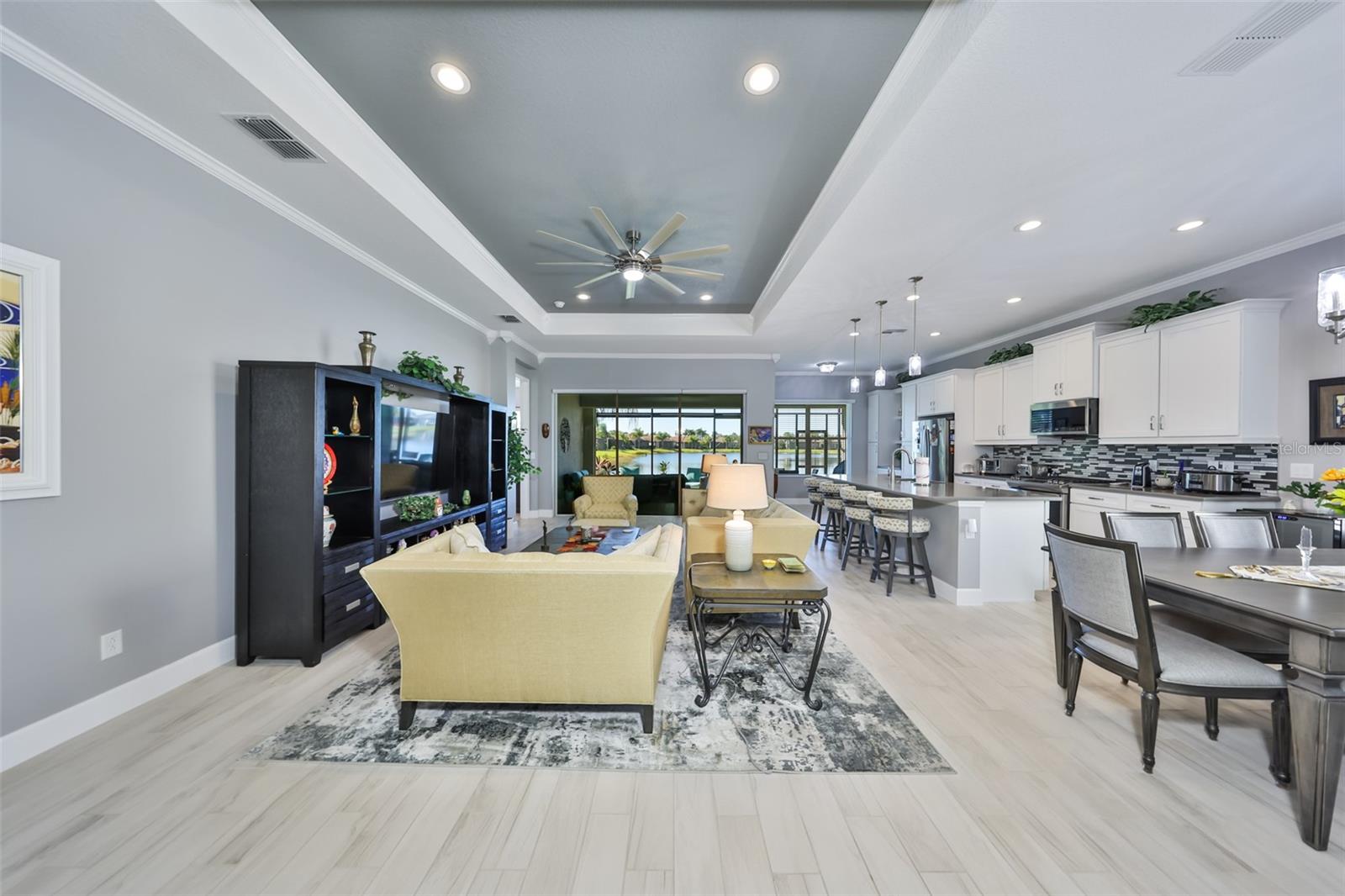 Image 9 of 44 For 15527 Corona Del Mar Drive