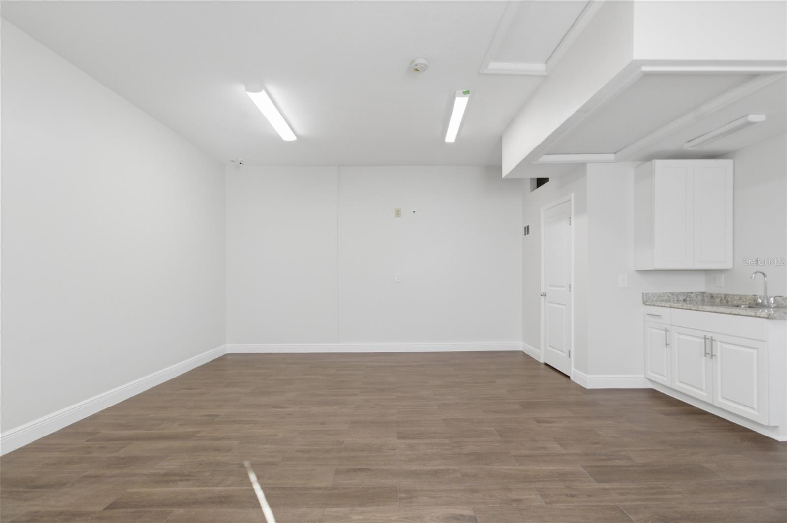 Image 23 of 50 For 810 Whatley Place