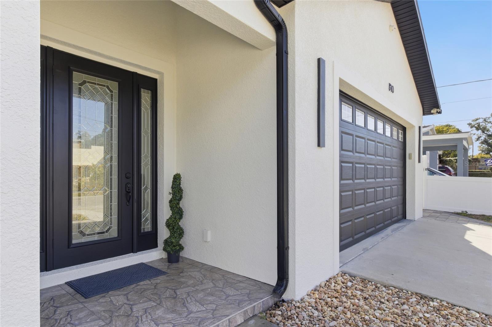 Image 3 of 50 For 810 Whatley Place