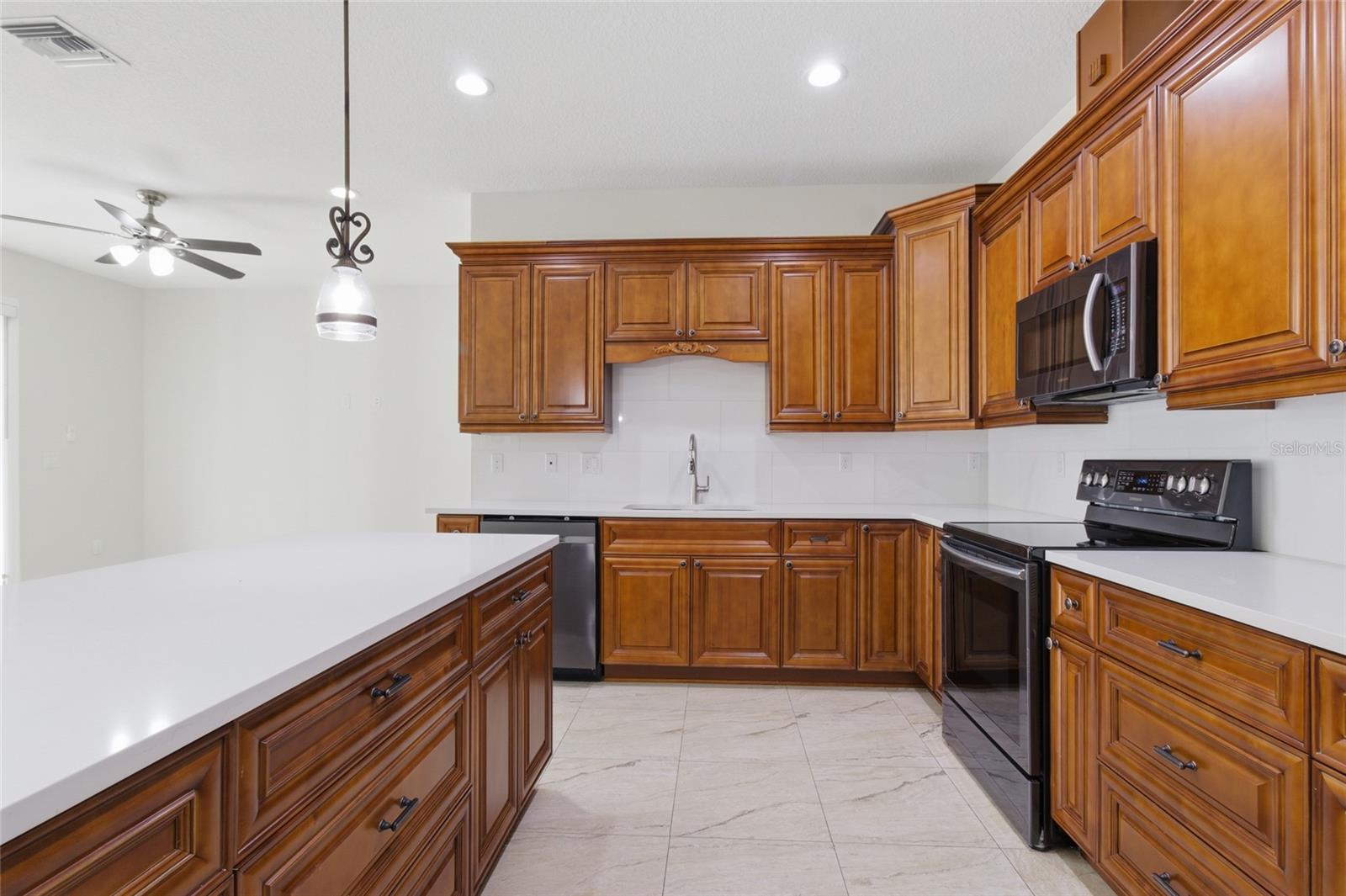 Image 9 of 50 For 810 Whatley Place