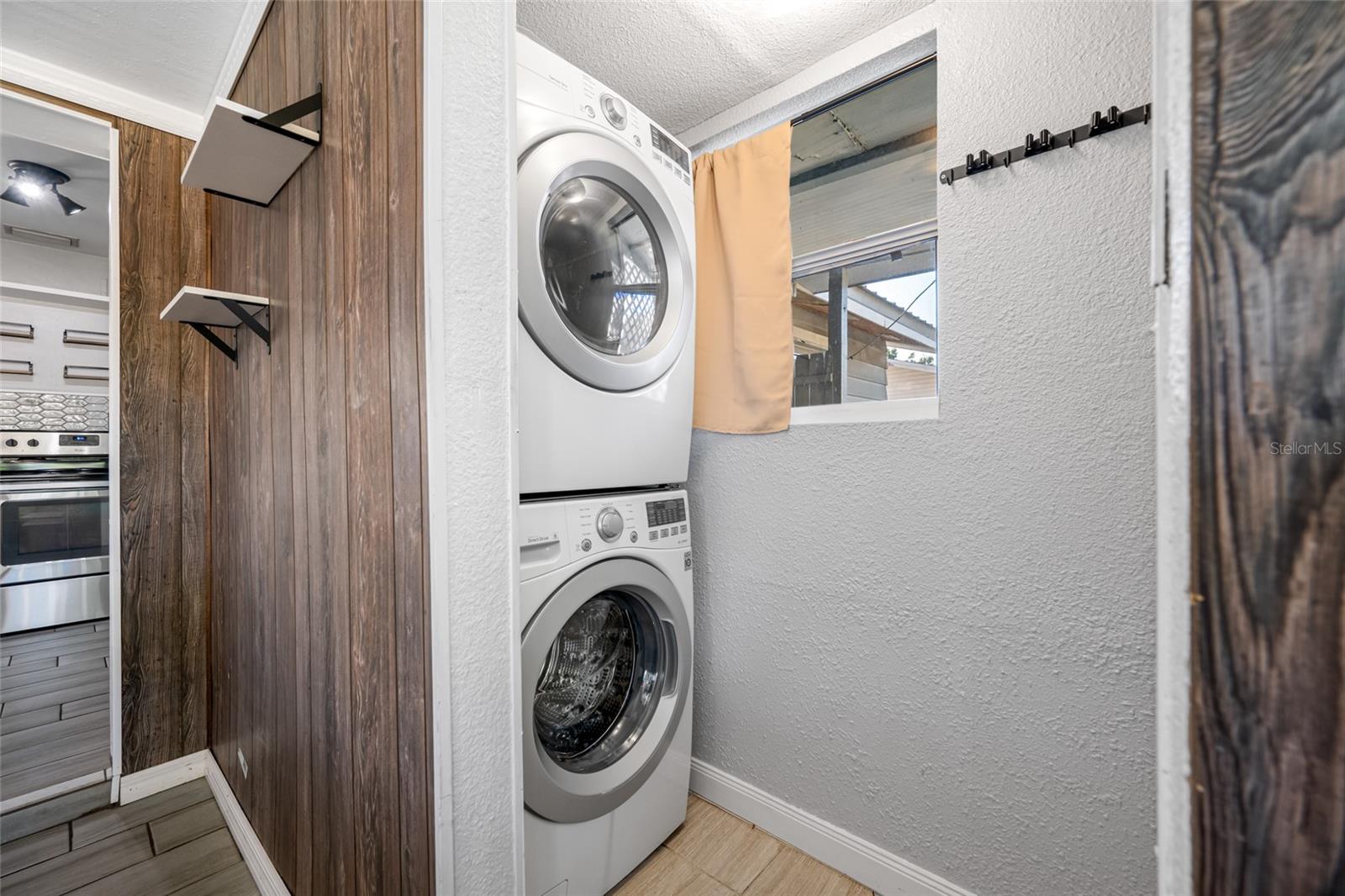 Image 12 of 30 For 3033 24th Avenue N