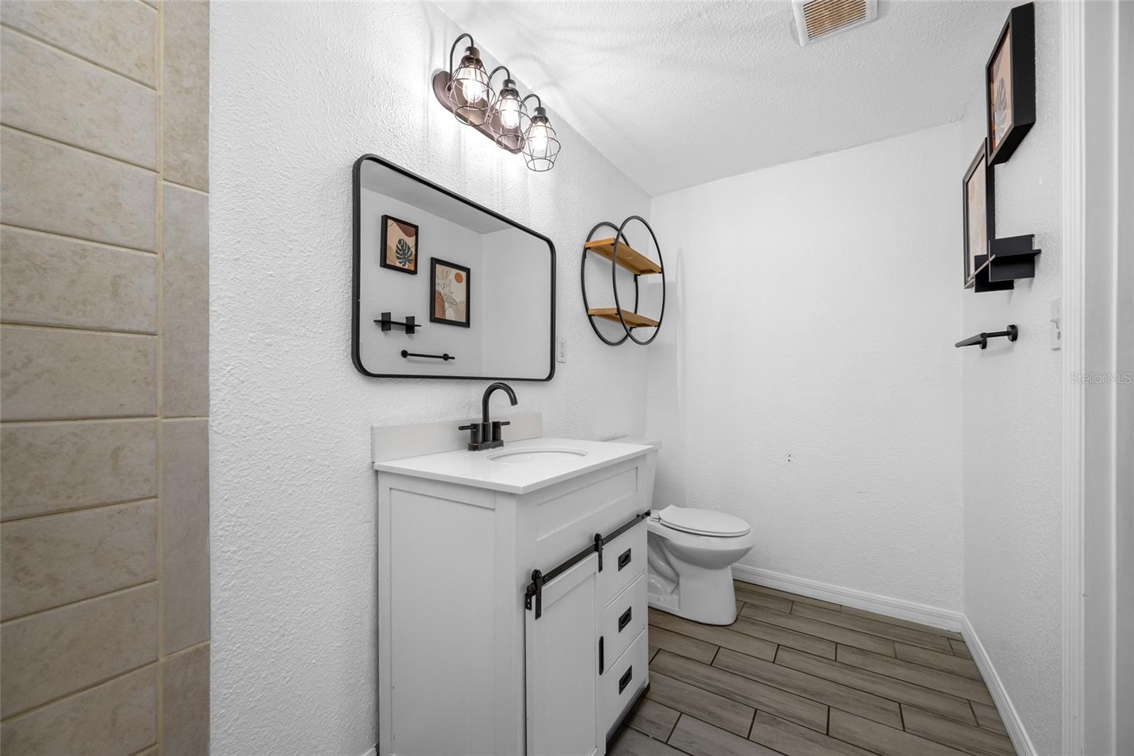 Image 17 of 30 For 3033 24th Avenue N