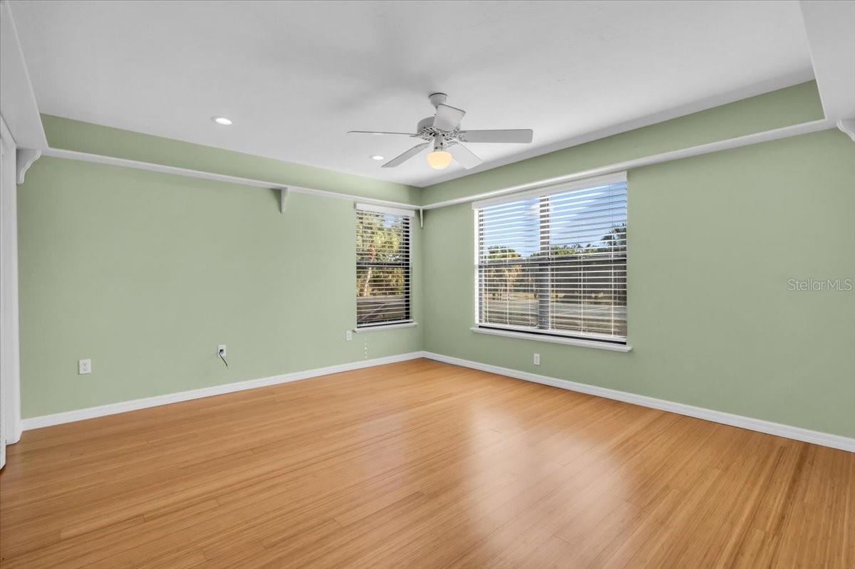 Image 28 of 48 For 2383 Landings Circle