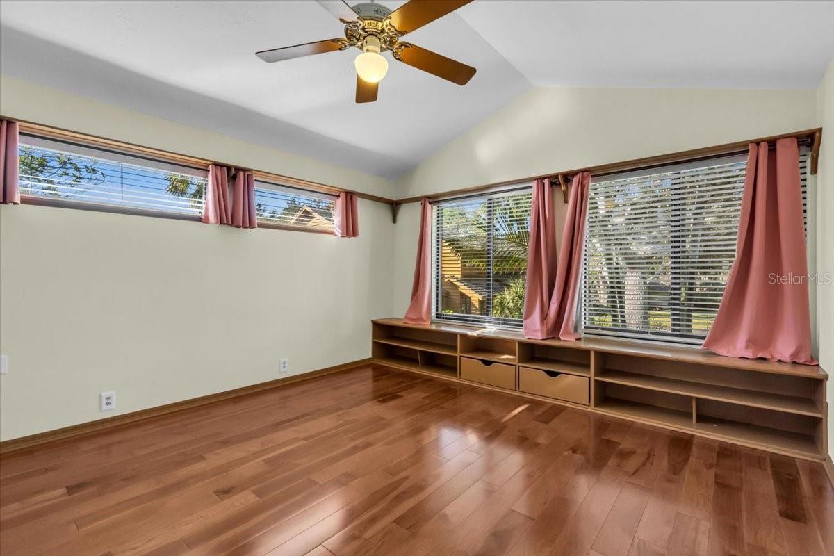 Image 29 of 48 For 2383 Landings Circle