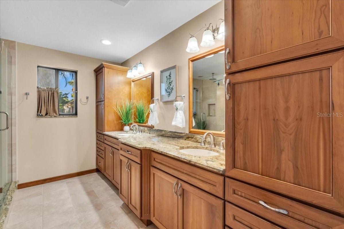 Image 9 of 48 For 2383 Landings Circle