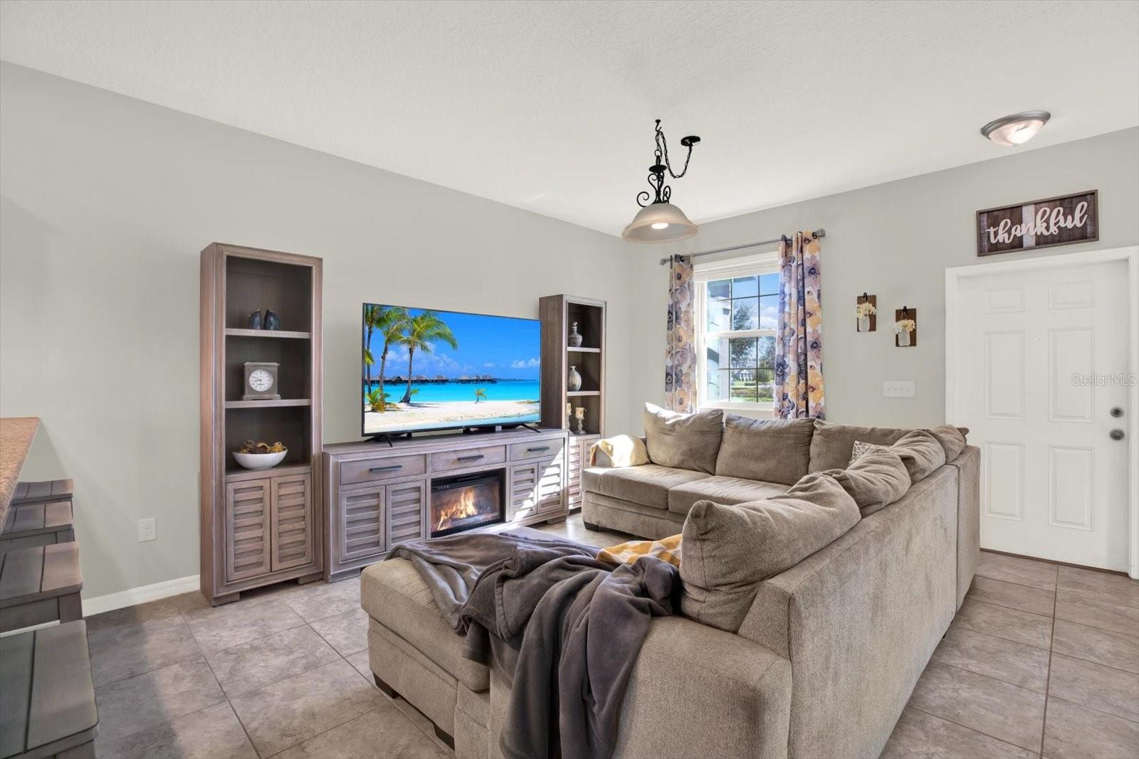 Image 5 of 48 For 4651 Bexley Village Drive