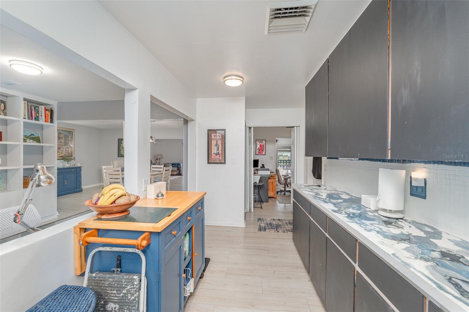 Image 11 of 33 For 710 Delmar Street