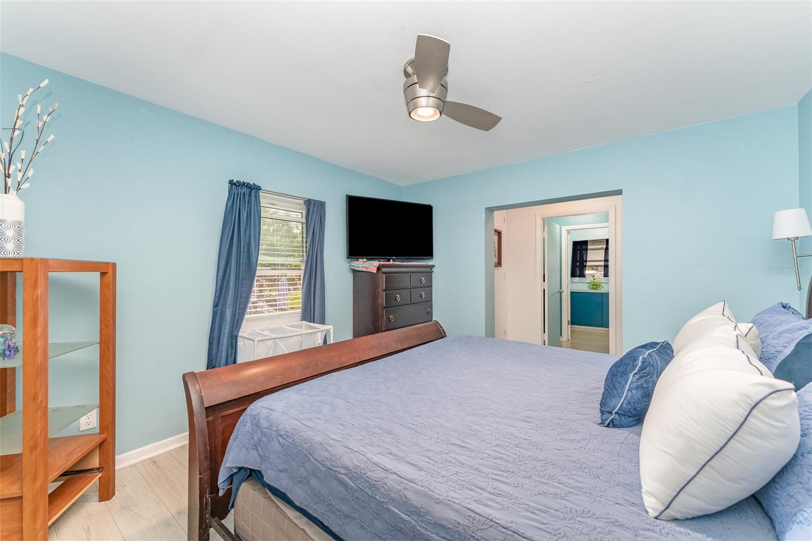 Image 15 of 33 For 710 Delmar Street