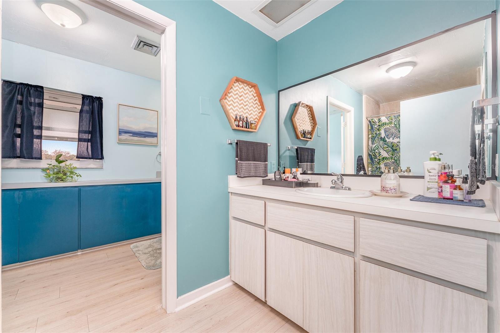 Image 16 of 33 For 710 Delmar Street