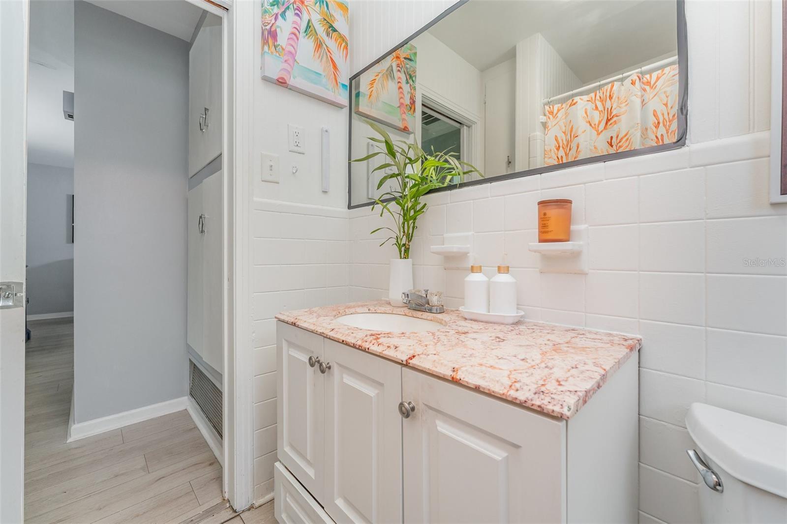 Image 21 of 33 For 710 Delmar Street