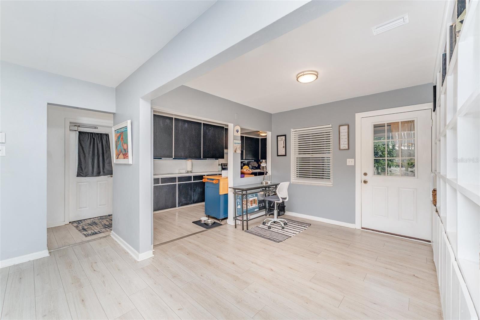 Image 3 of 33 For 710 Delmar Street