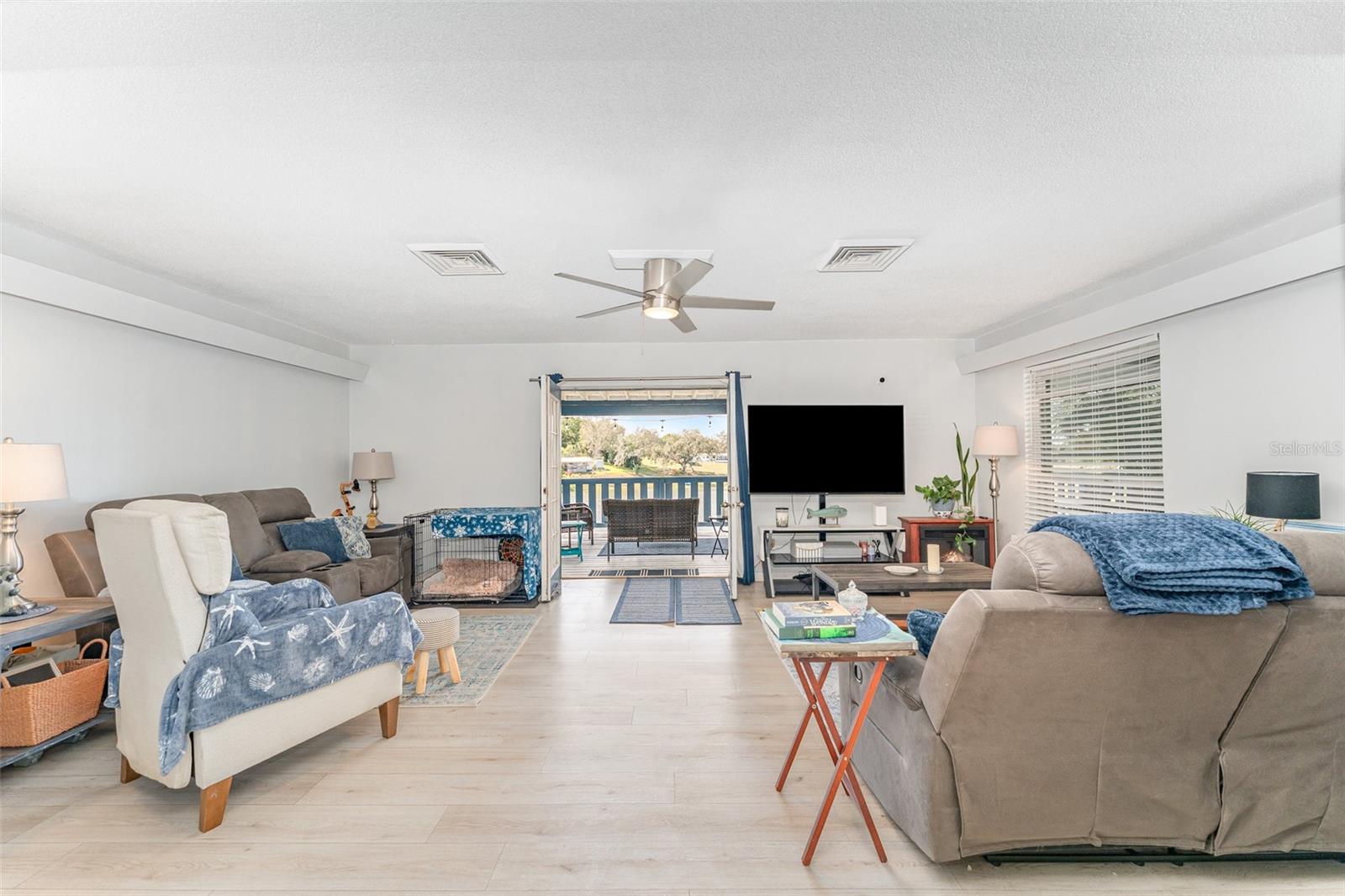 Image 4 of 33 For 710 Delmar Street