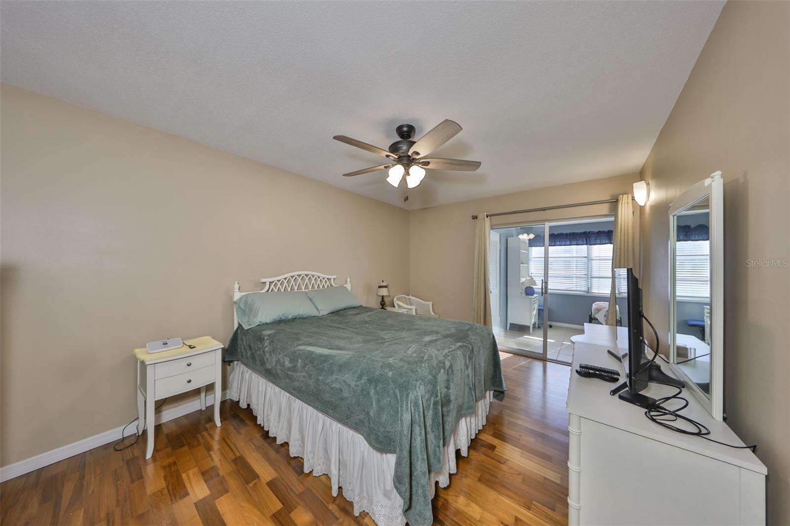 Image 19 of 42 For 5108 Amulet Drive  206