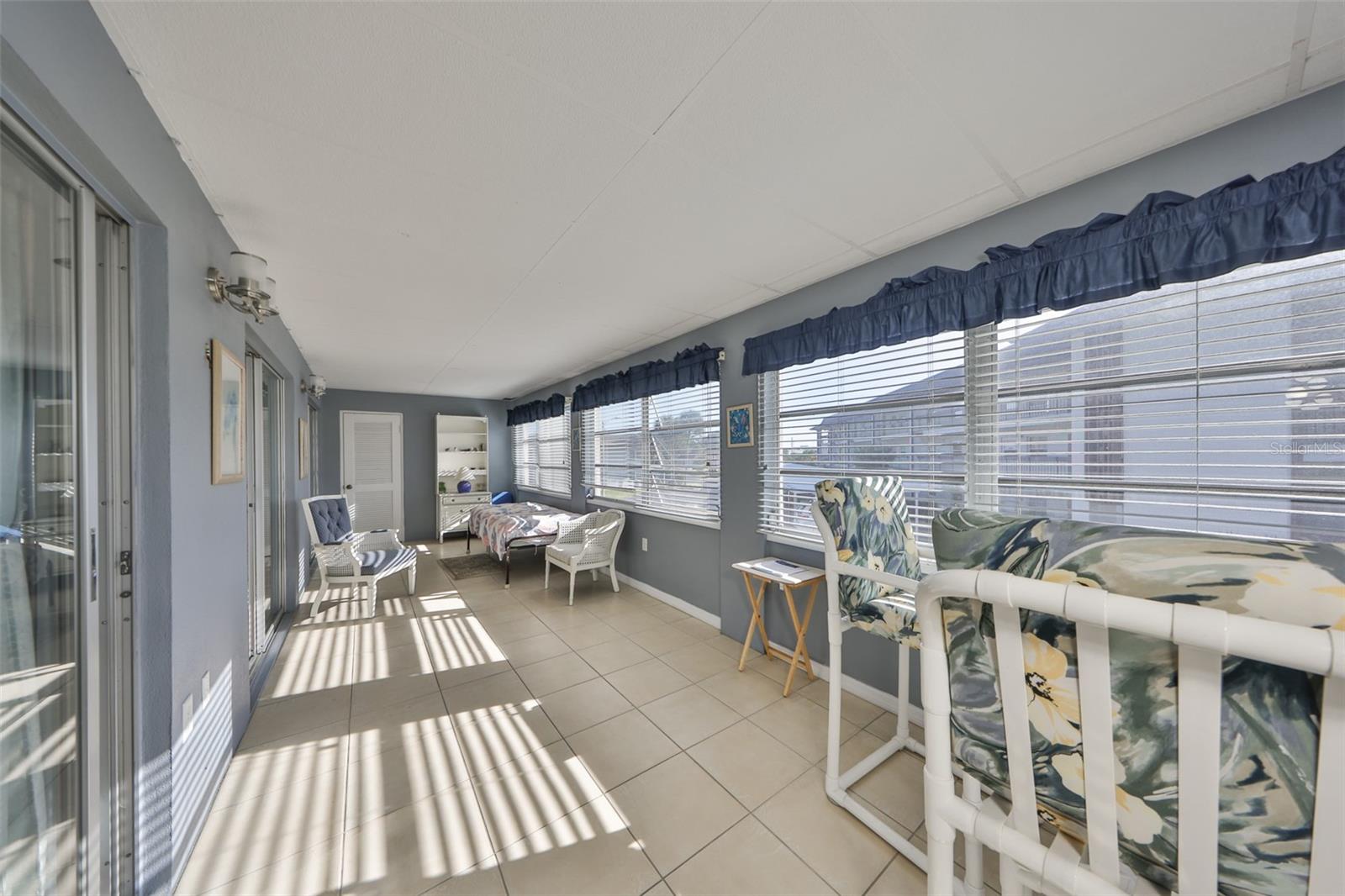 Image 25 of 42 For 5108 Amulet Drive  206