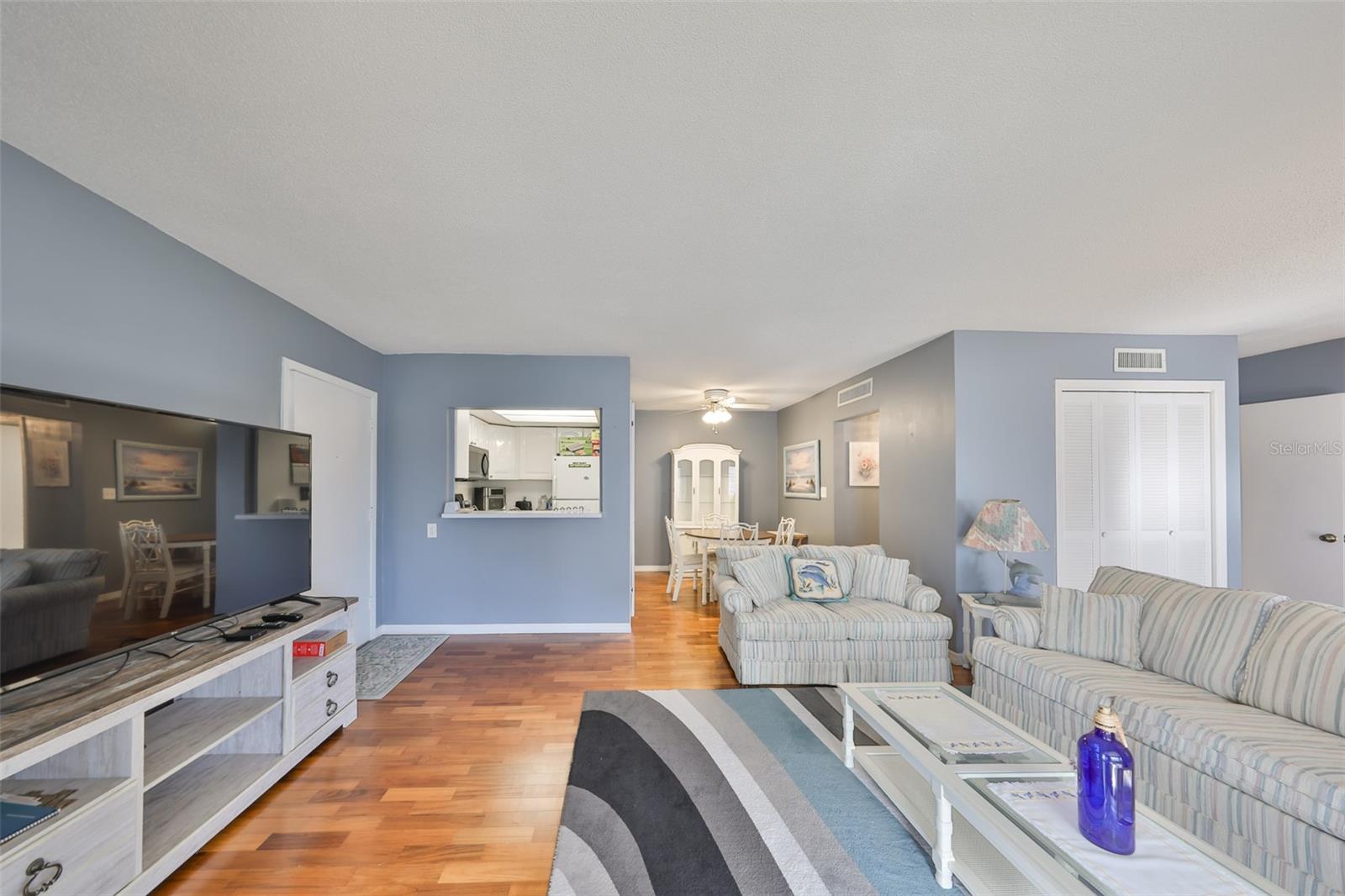 Image 5 of 42 For 5108 Amulet Drive  206