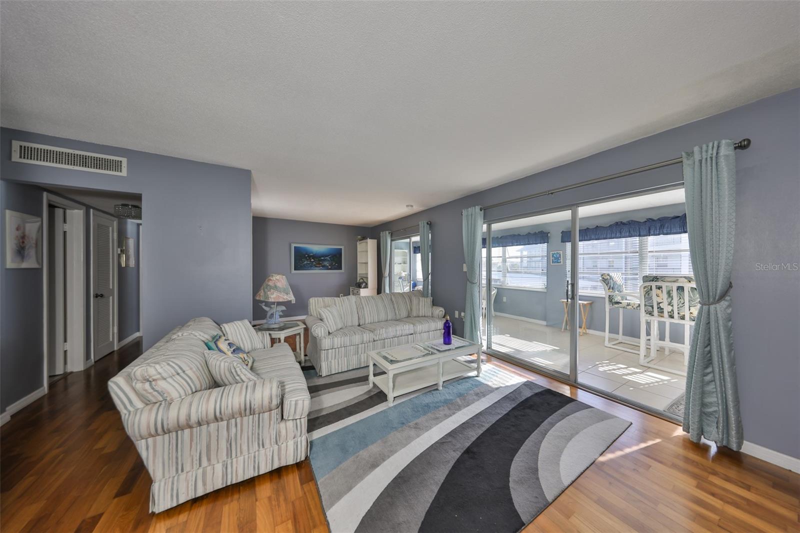 Image 6 of 42 For 5108 Amulet Drive  206