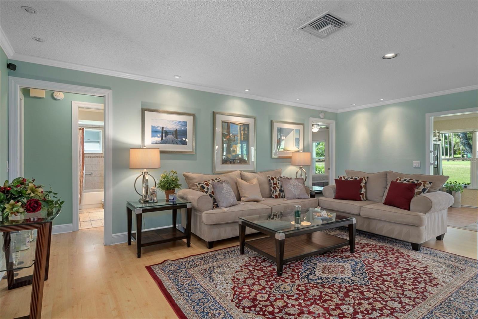 Image 7 of 36 For 7167 Crown Oaks Drive