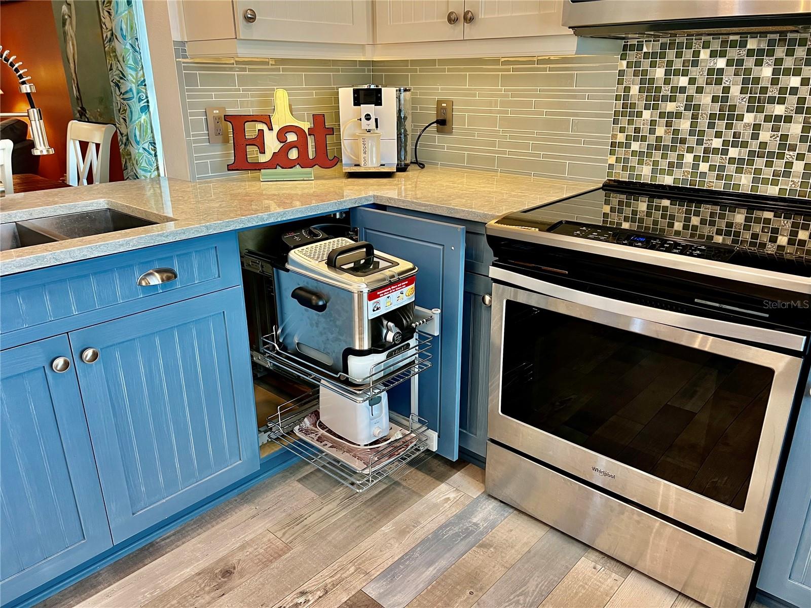 Image 11 of 55 For 2150 Elm Street 605