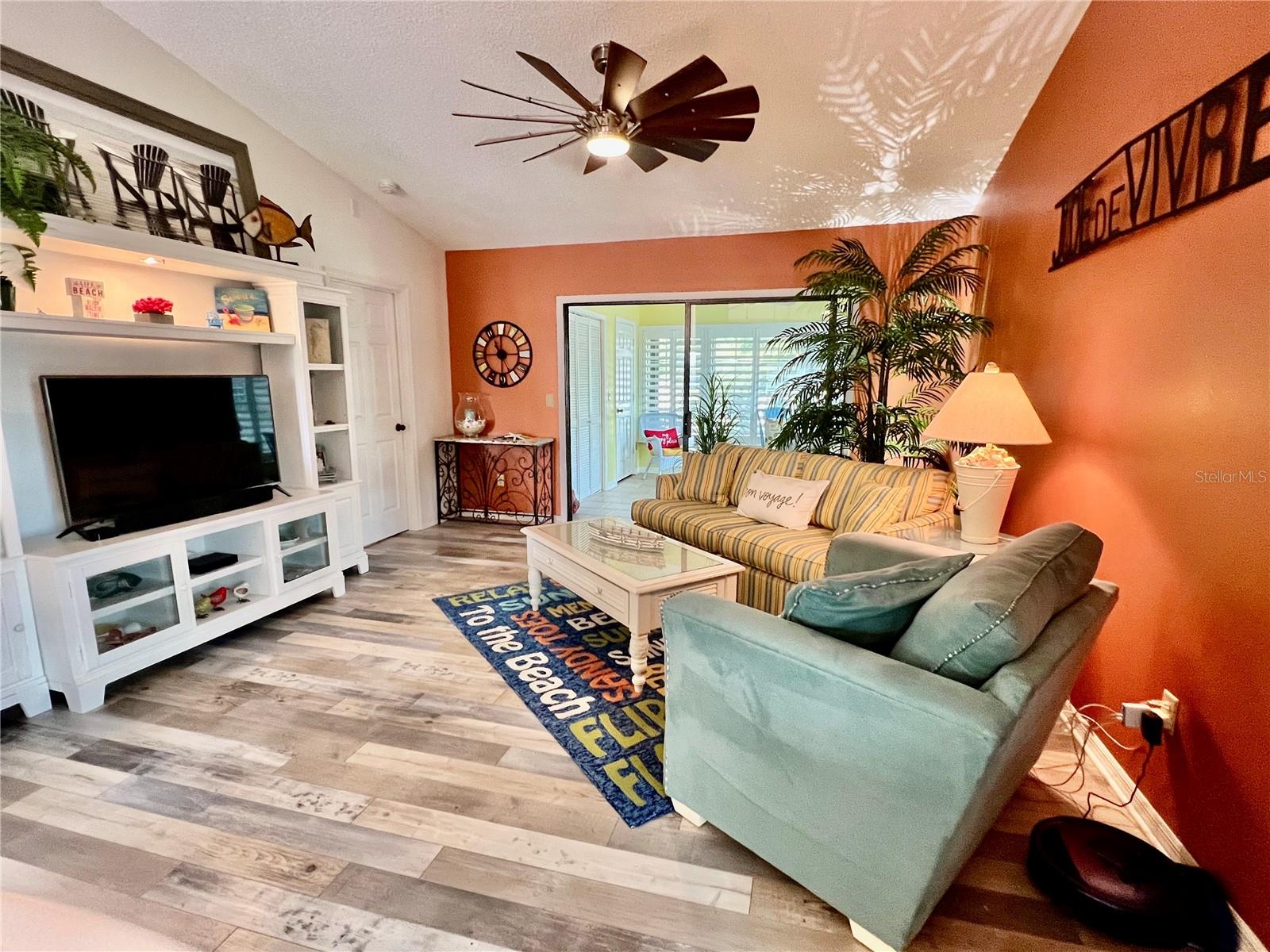 Image 19 of 55 For 2150 Elm Street 605