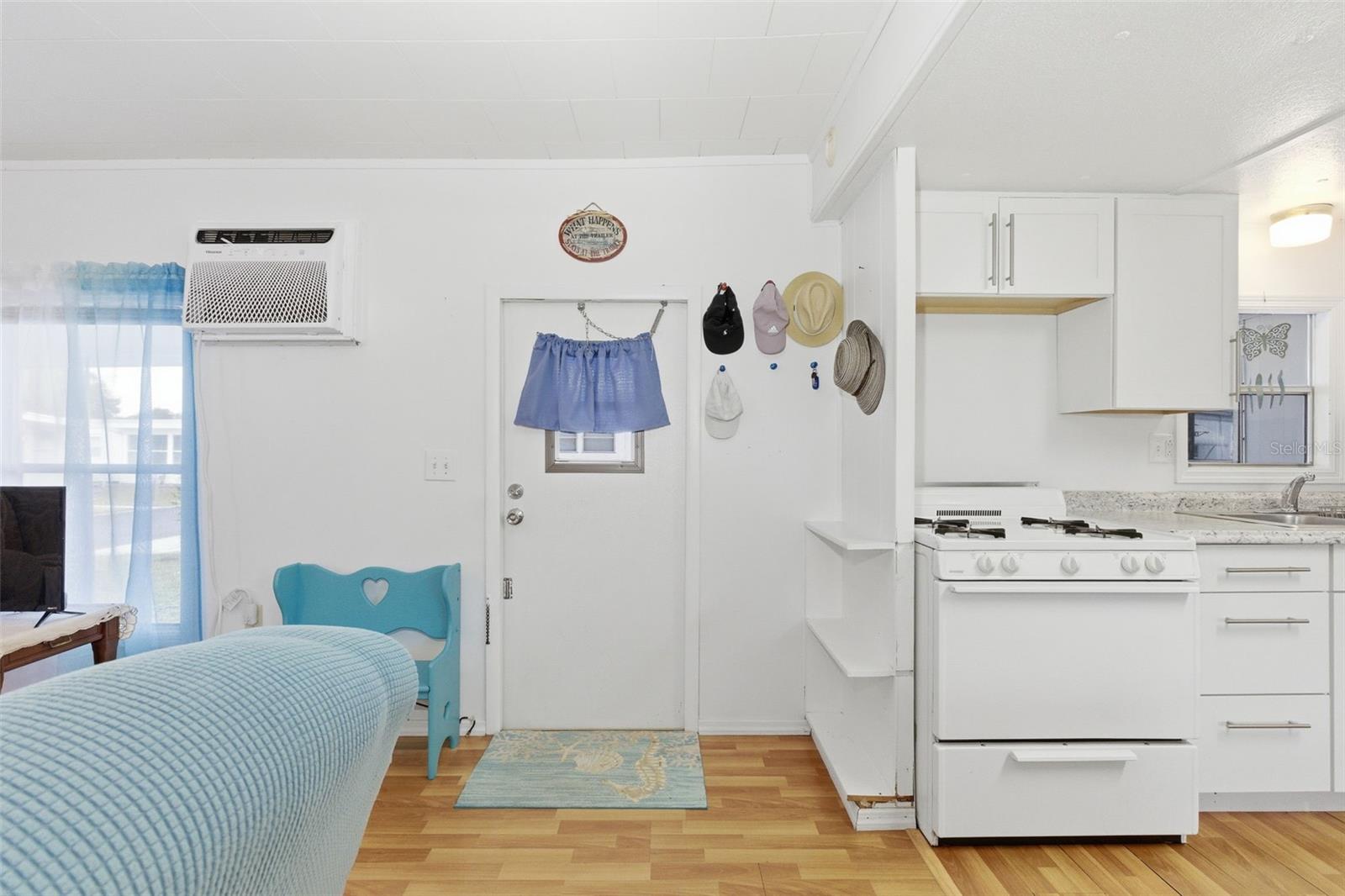 Listing photo id 10 for 27466 Us Highway 19 N 101