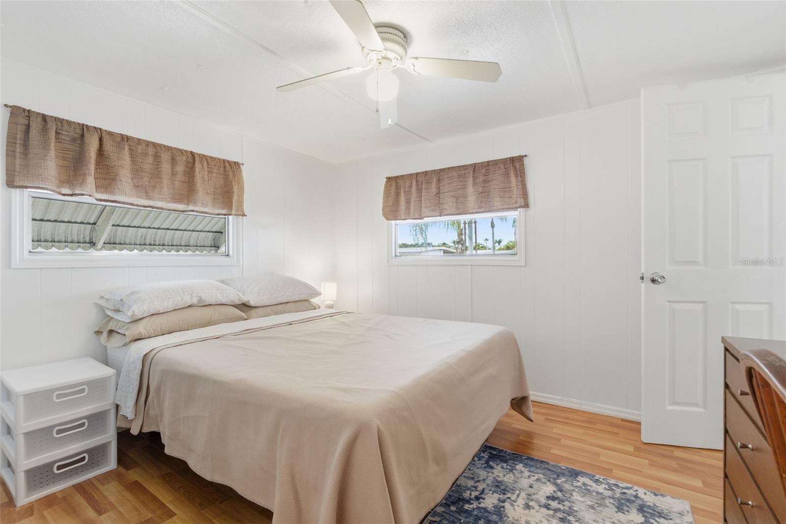 Listing photo id 16 for 27466 Us Highway 19 N 101