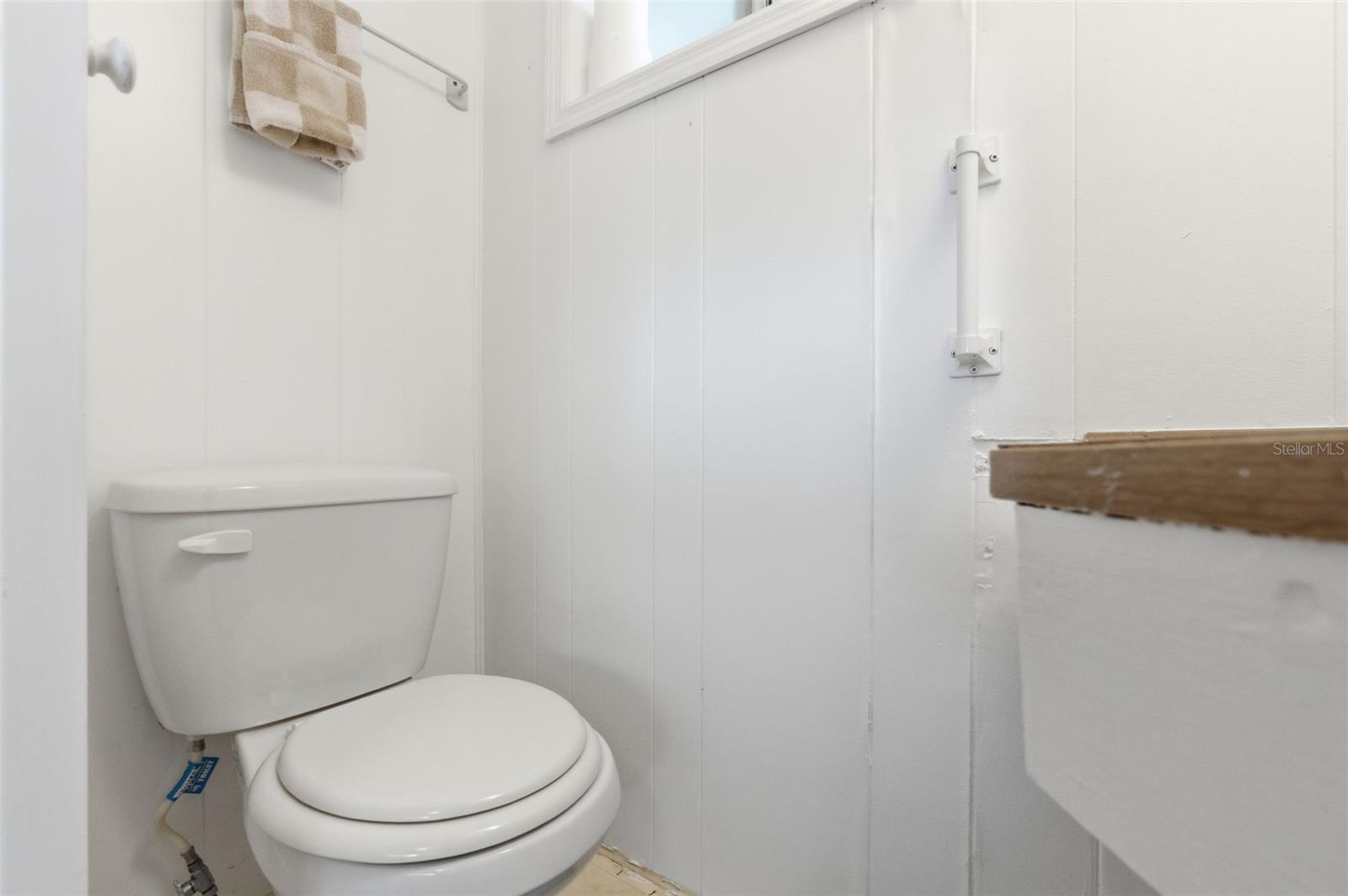 Listing photo id 20 for 27466 Us Highway 19 N 101