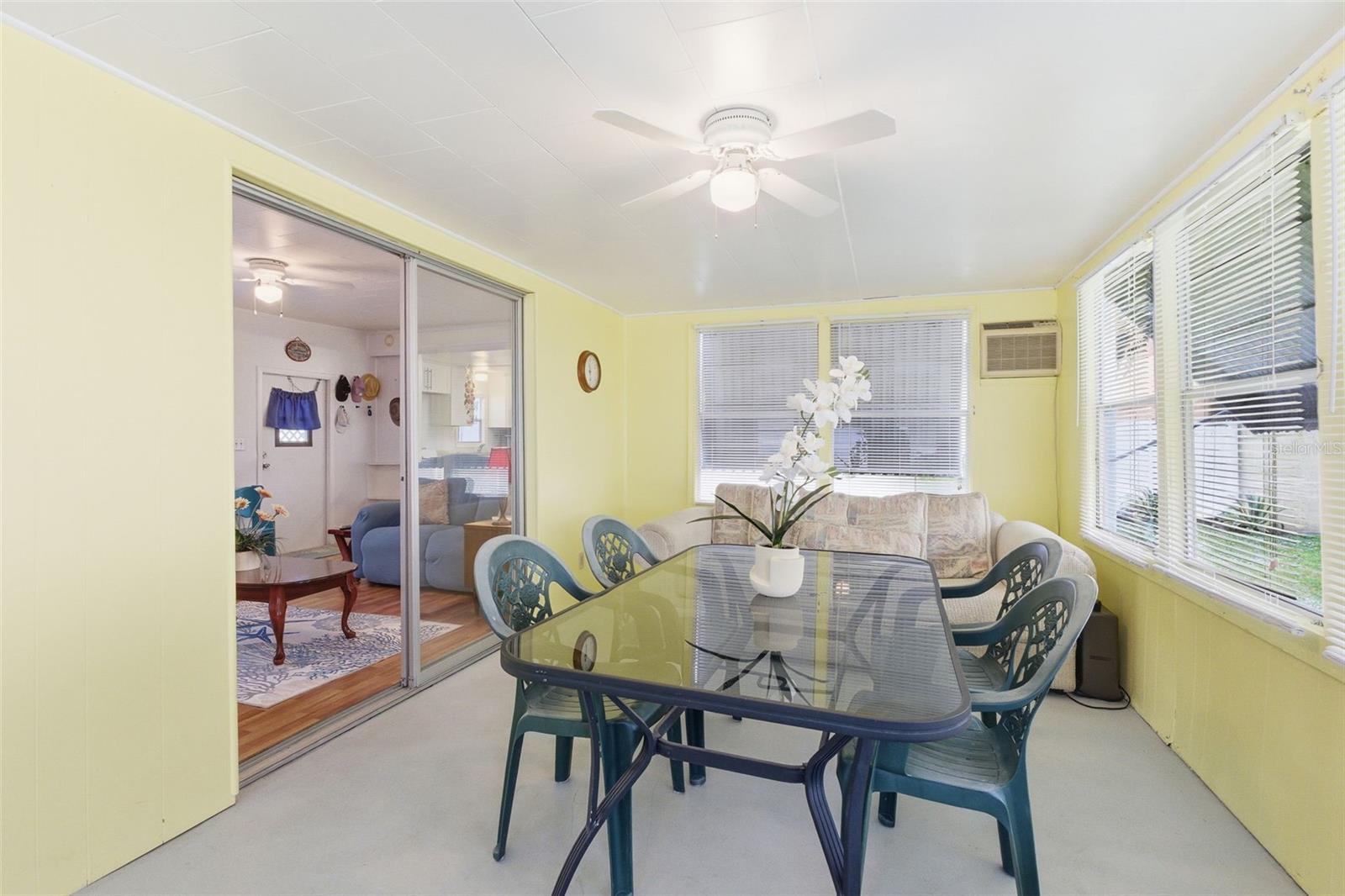 Listing photo id 21 for 27466 Us Highway 19 N 101