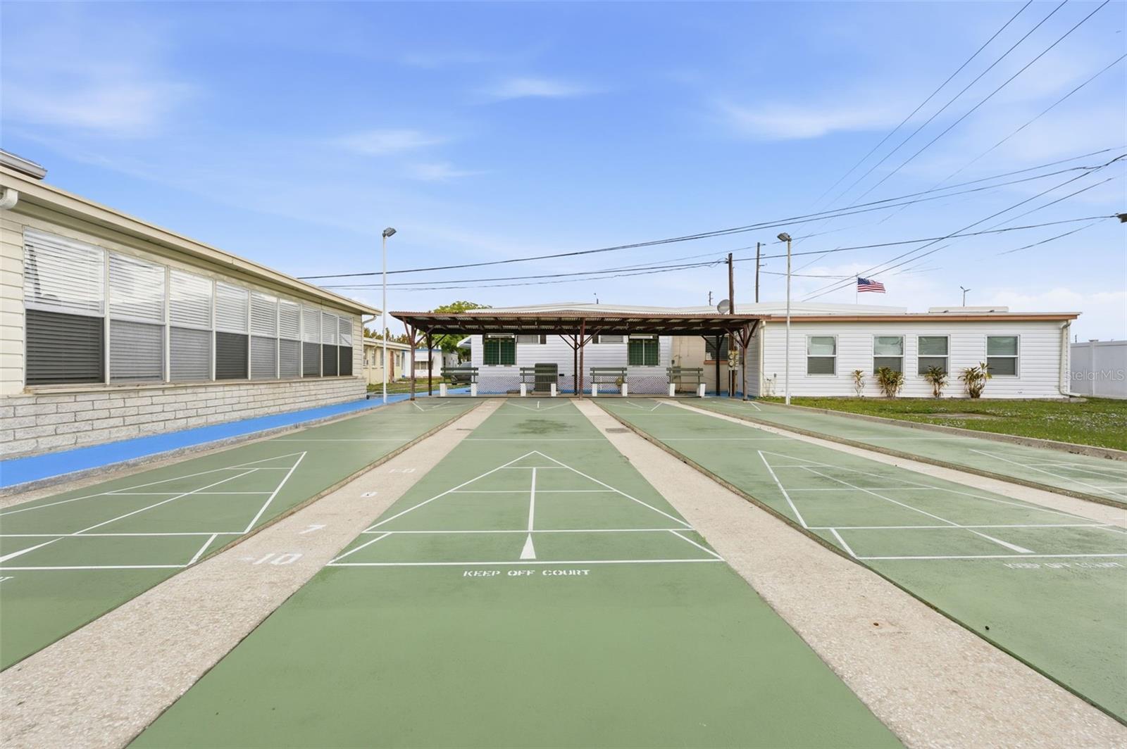 Listing photo id 31 for 27466 Us Highway 19 N 101