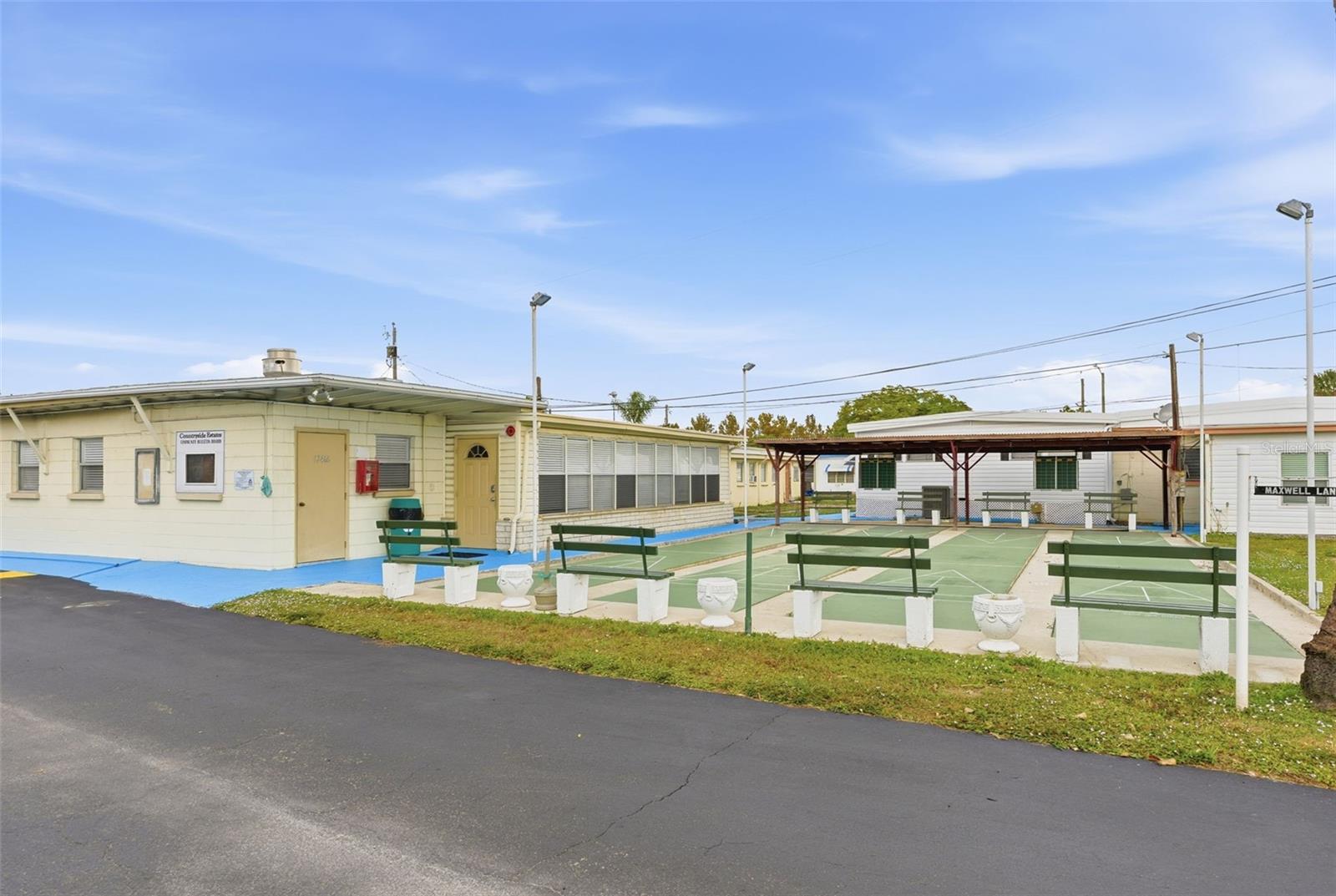 Listing photo id 32 for 27466 Us Highway 19 N 101