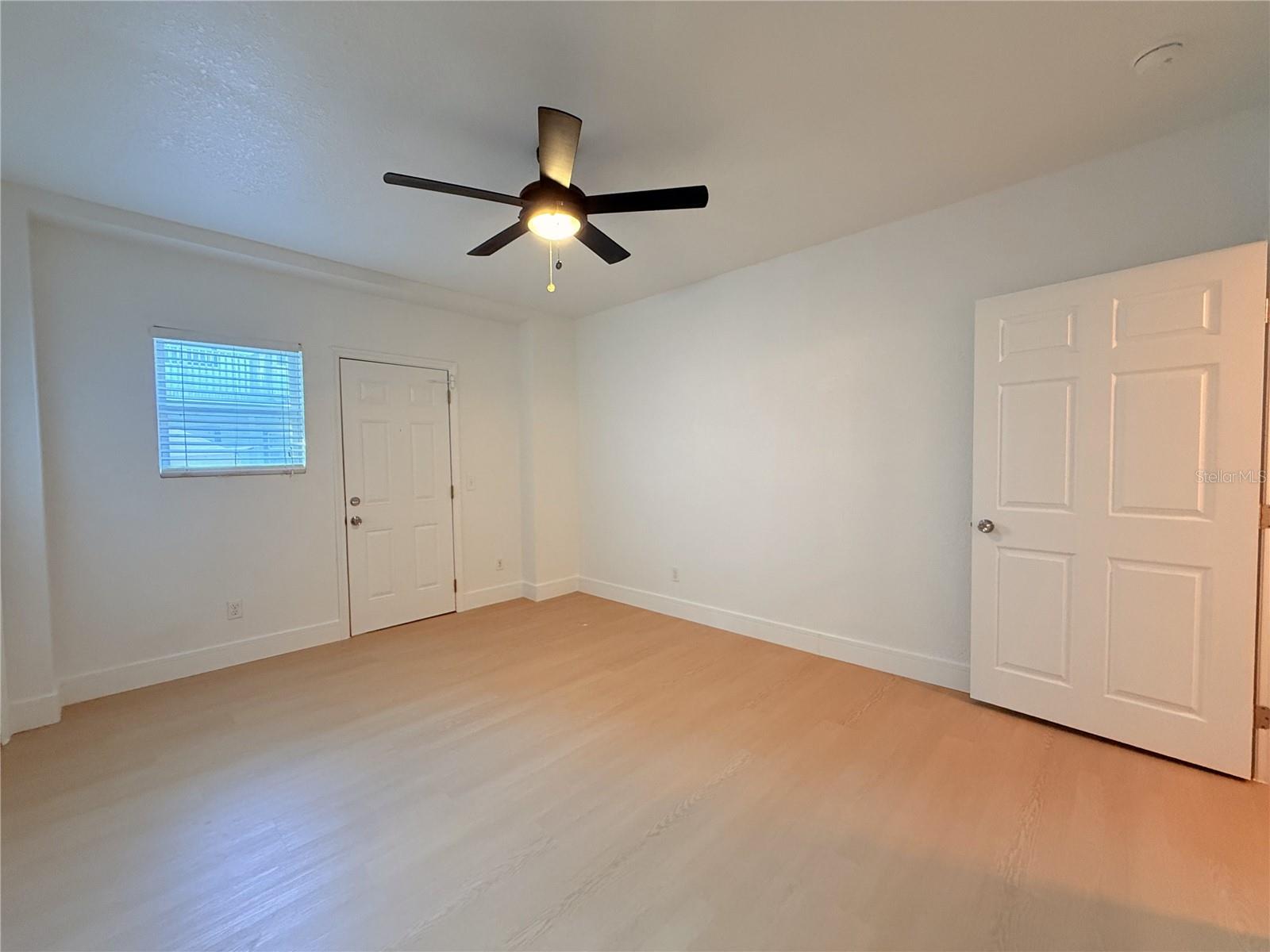 Image 3 of 10 For 409 8th Street N 10