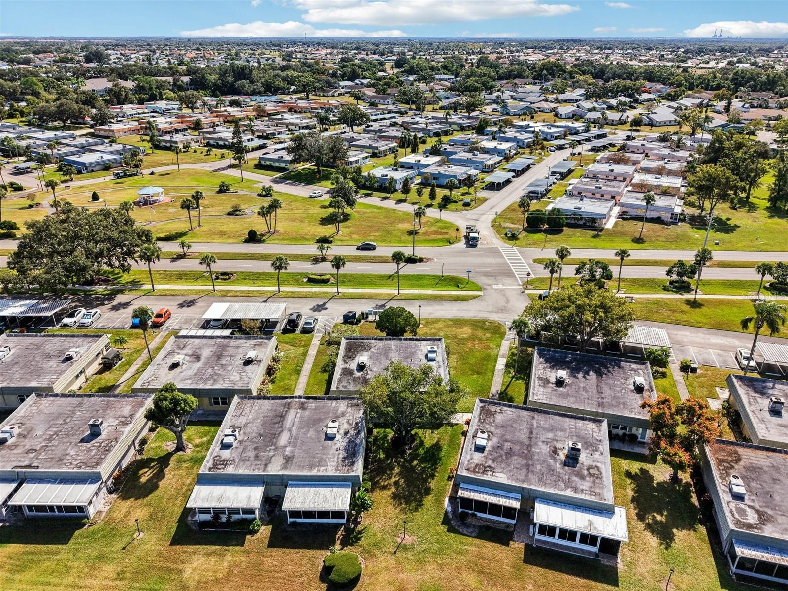 Image 27 of 56 For 201 Kings Boulevard 13