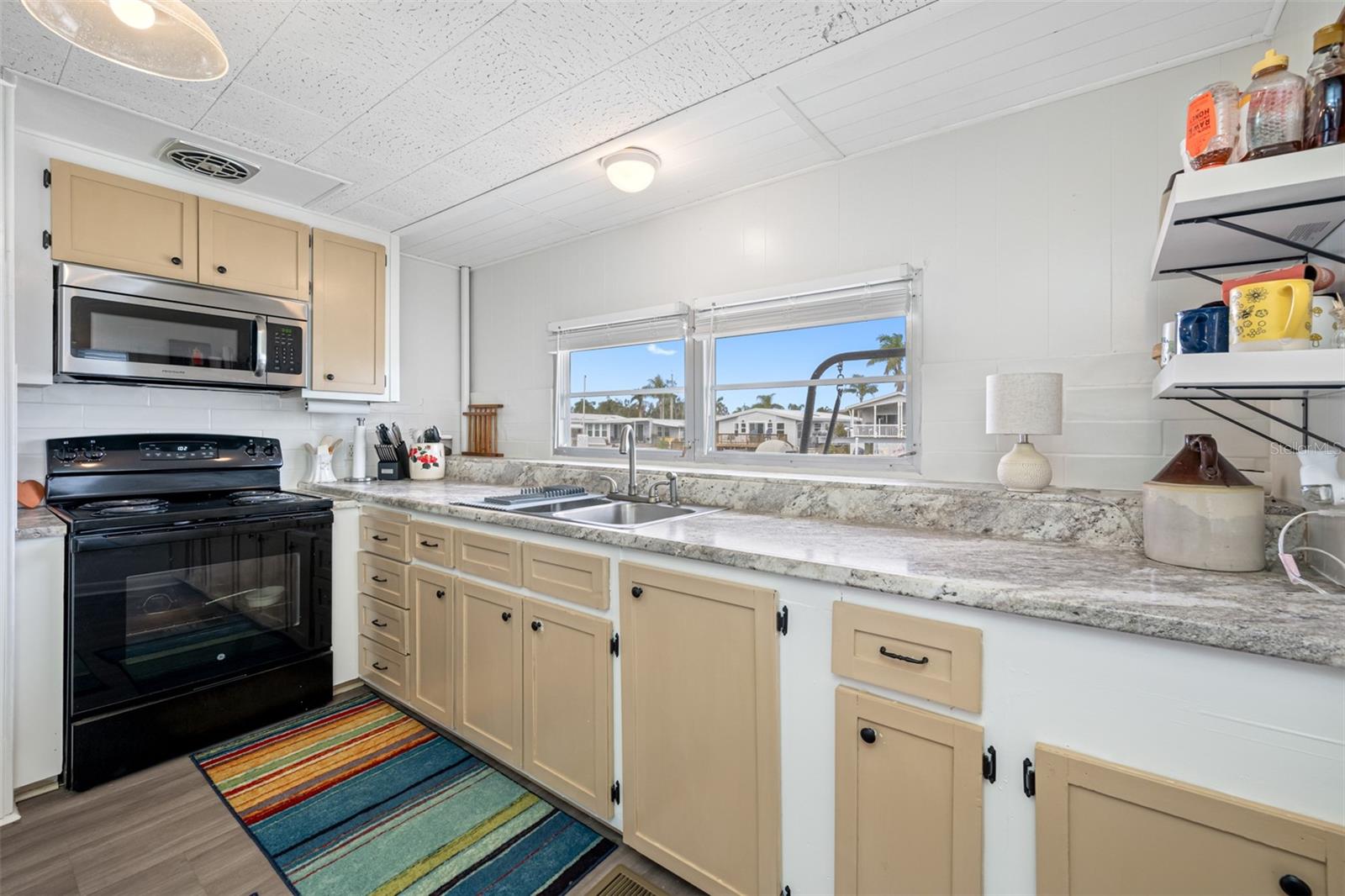 Image 16 of 67 For 18675 Us Highway 19 N 319